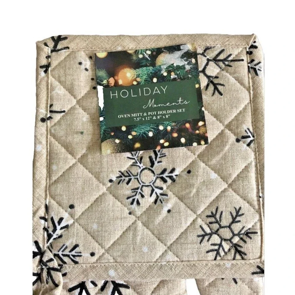 Christmas Snowflake Oven Mitt Potholder Set Beige Holiday Moments Machine Wash